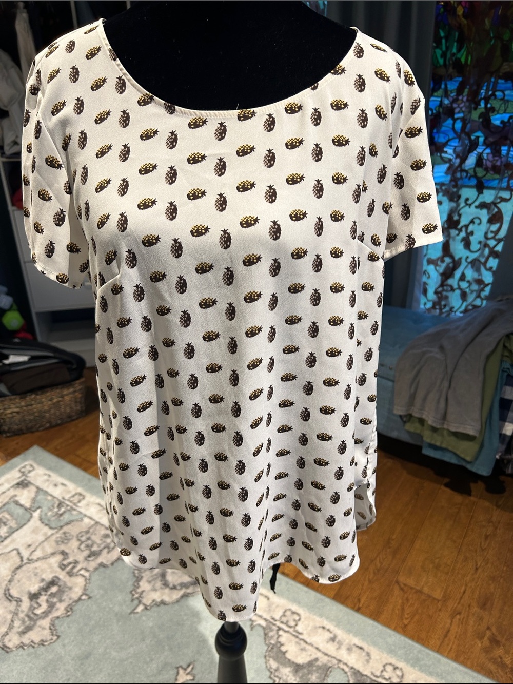 Ann Taylor Cream Short Sleeve Pineapple Print Blouse